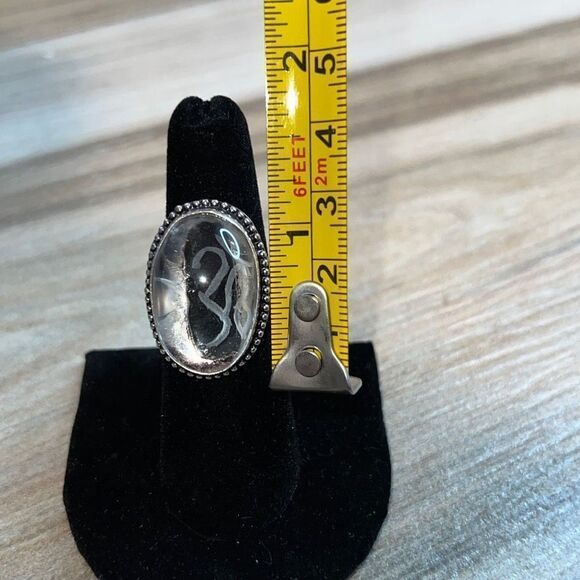 White Topaz Etched Set in 925 Silver Size 6.5 - Picture 8 of 9